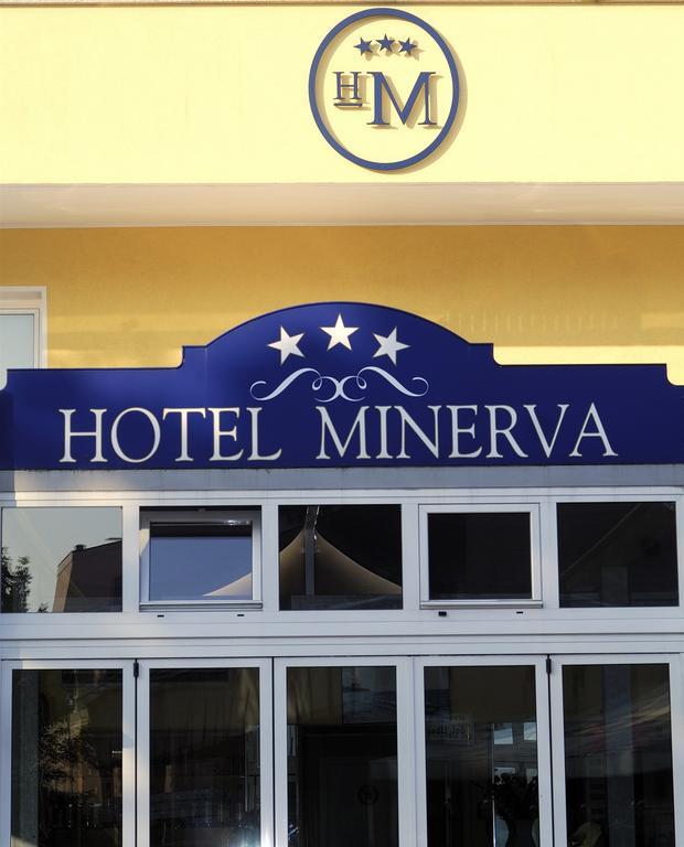 Hotel Minerva لينانو سابيادورو المظهر الخارجي الصورة